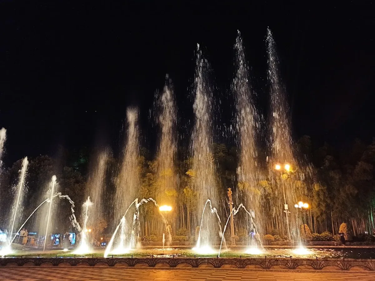 המזרקות הרוקדות באגם ארדגני