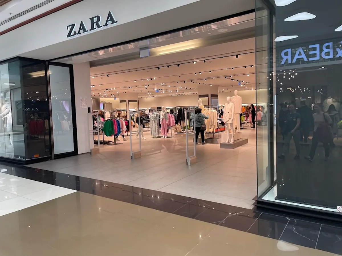 Zara, Paradise Center