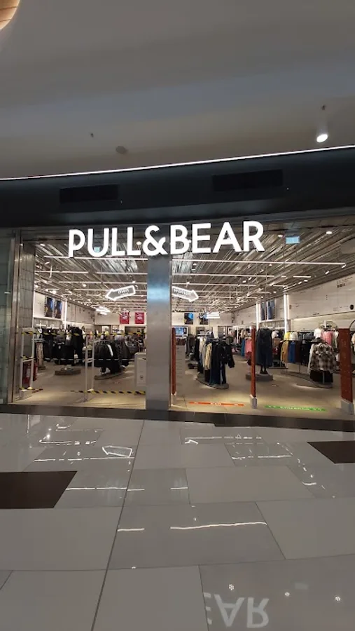 Pull&Bear - Metropolis Mall