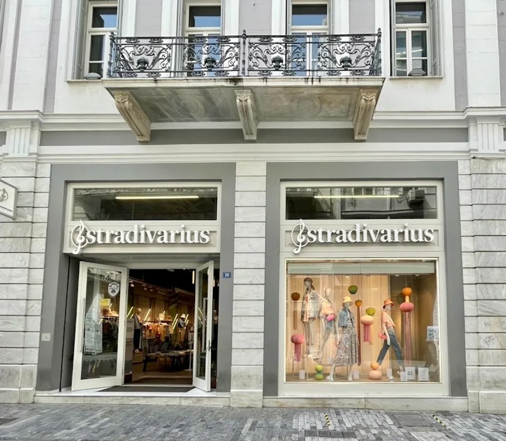 Stradivarius Ermou 47