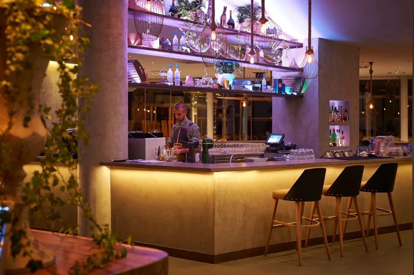 Lush Beach Bar Resto