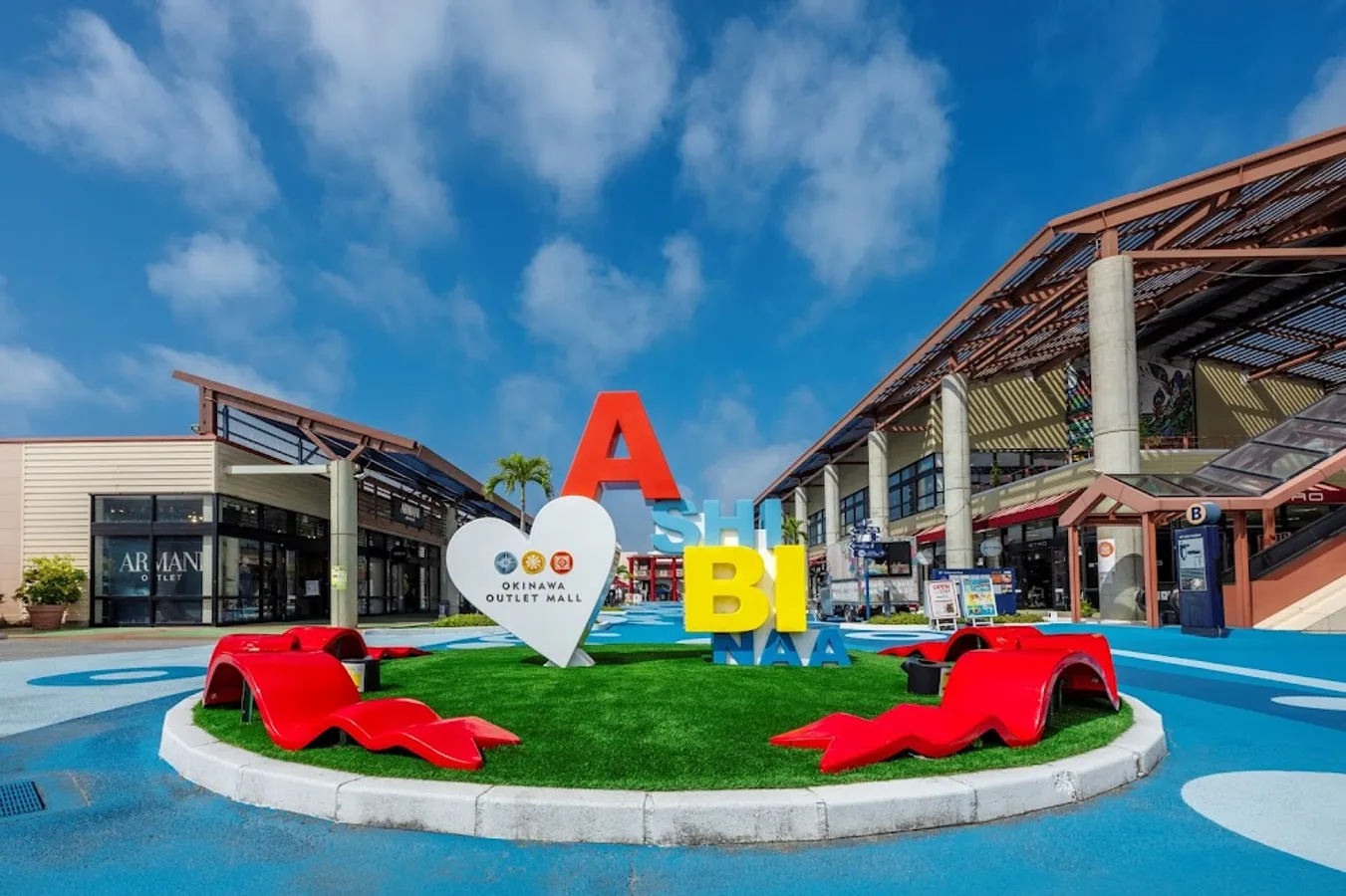 Okinawa Outlet Mall Ashibinaa