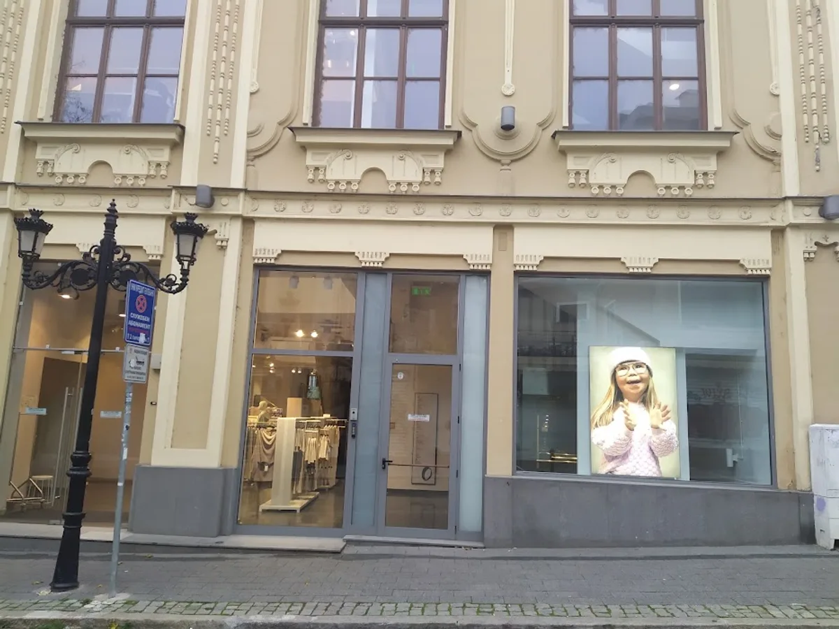 H&M
