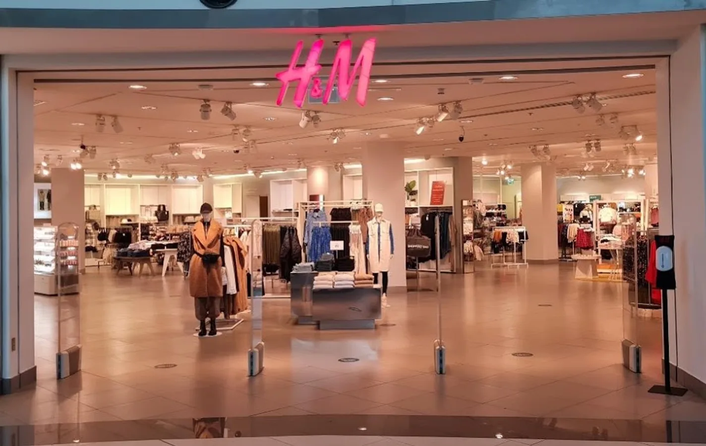 H&M - Manar Mall