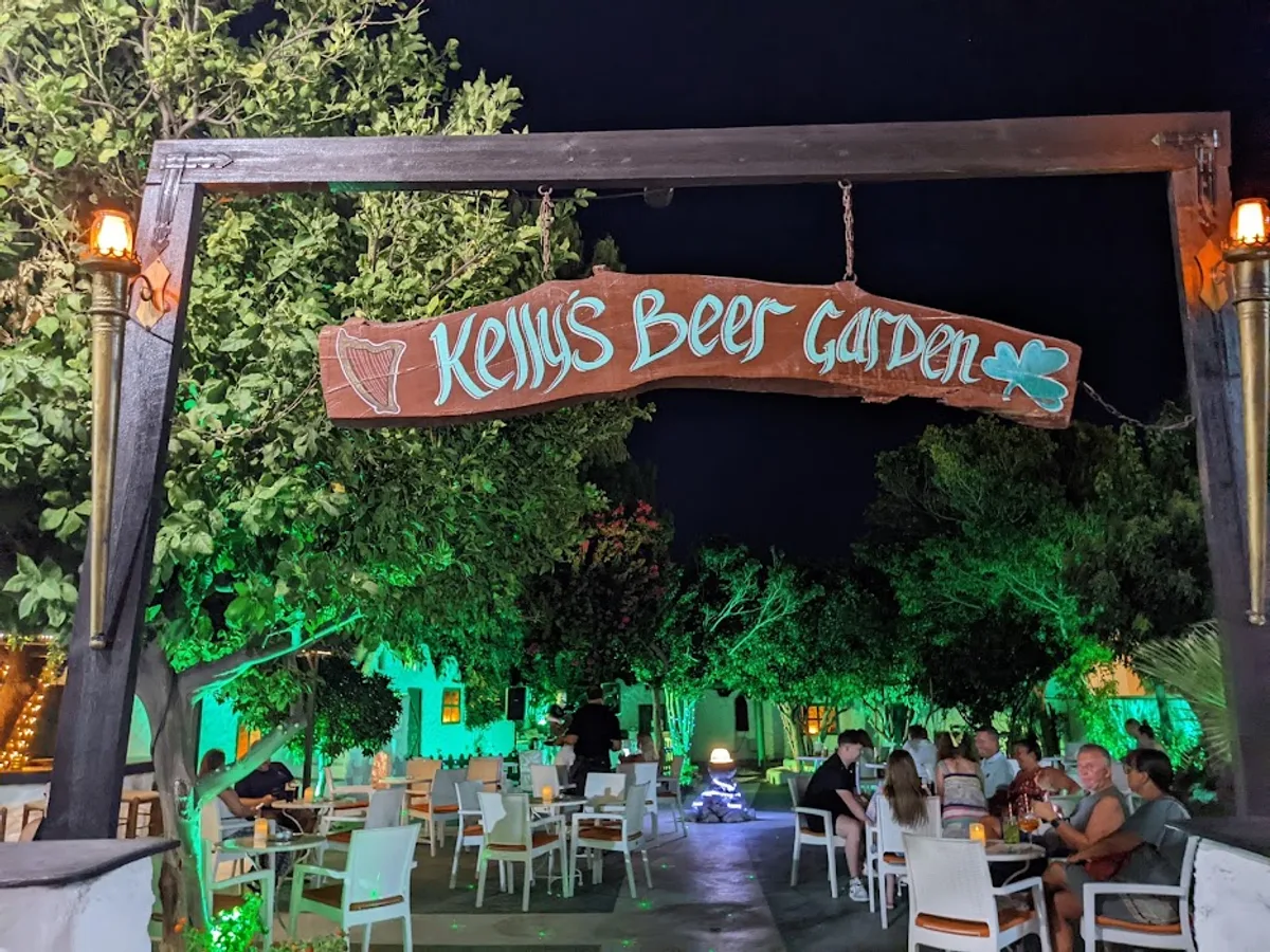 Kelly's Irish Bar