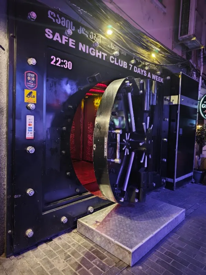 Safe Club