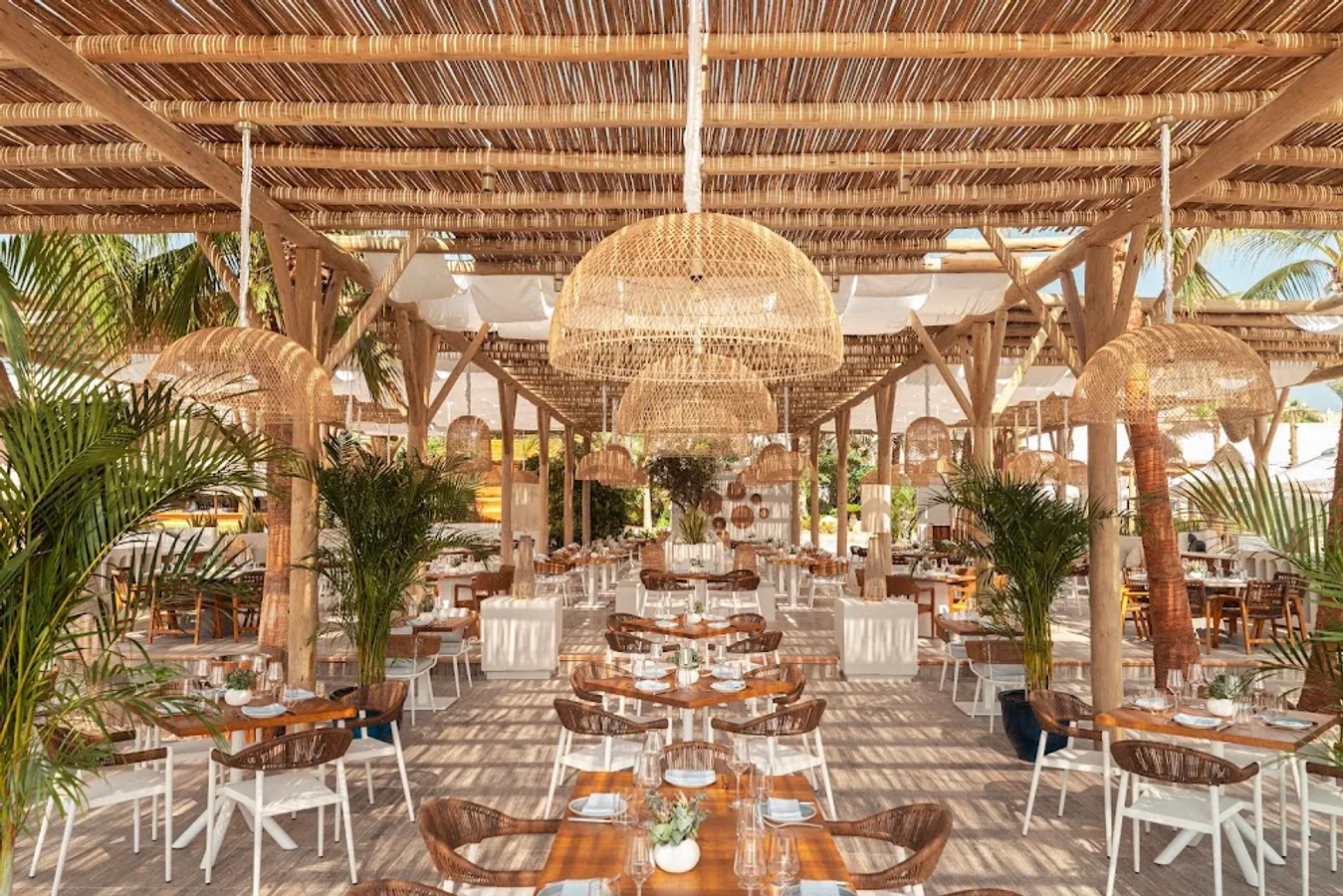 WHITE Beach Dubai